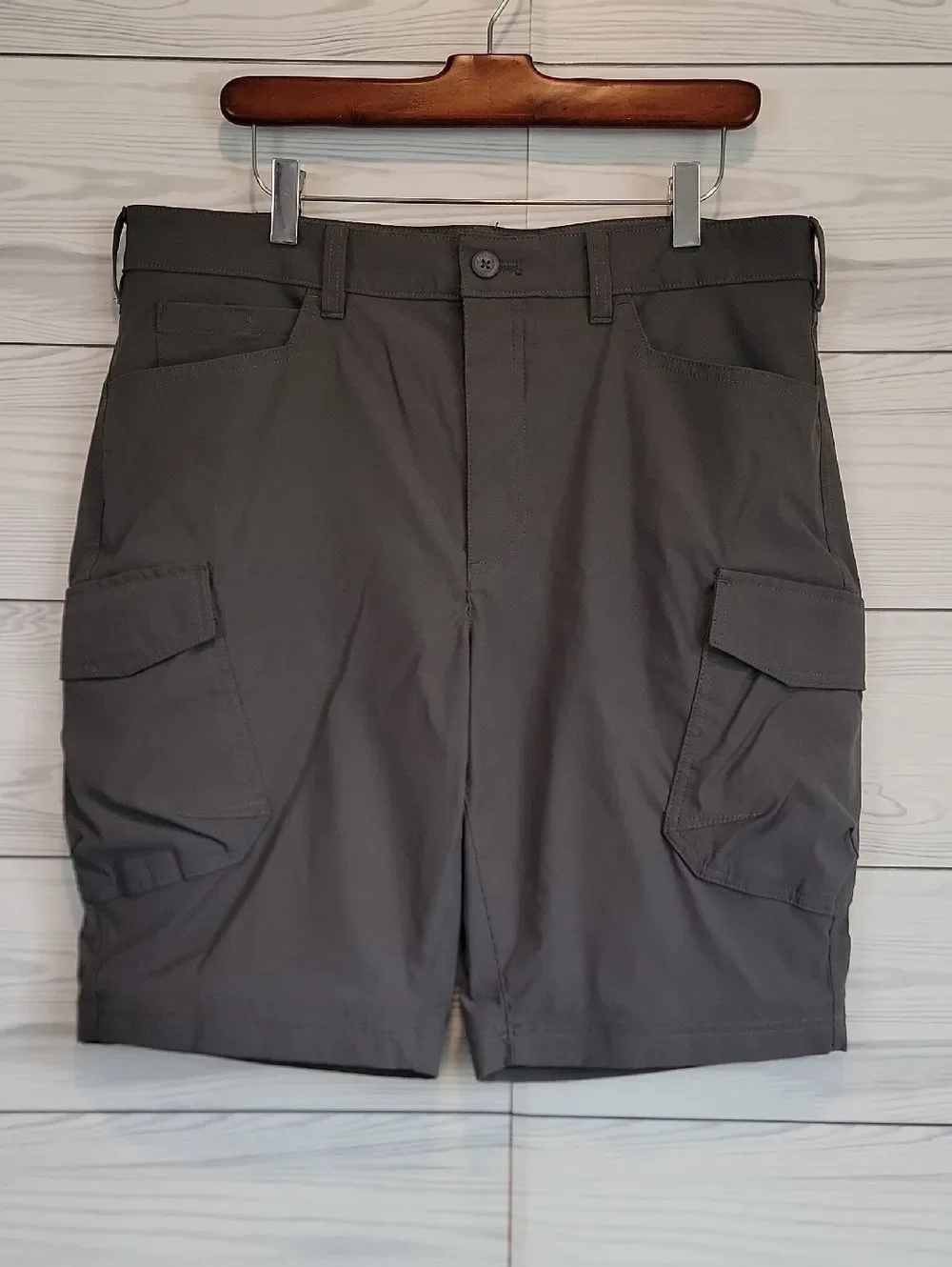 Eddie Bauer Travex Gray Cargo Shorts - Lightweight Nylon Utility Mens 36 X 34